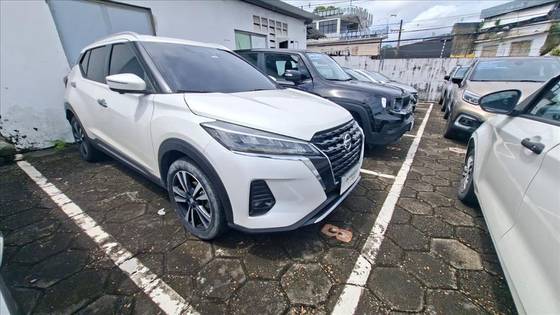 NISSAN KICKS 1.6 16V FLEXSTART EXCLUSIVE XTRONIC NISSAN KICKS 1.6 16V FLEXSTART EXCLUSIVE XTRONIC